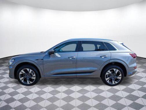 2021 Audi e-tron Premium Plus