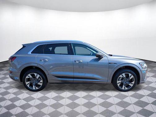 2021 Audi e-tron Premium Plus