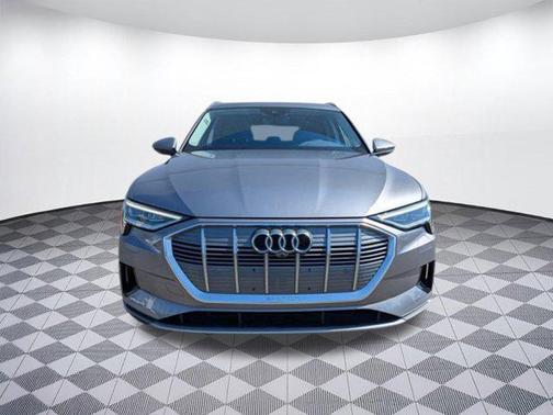 2021 Audi e-tron Premium Plus
