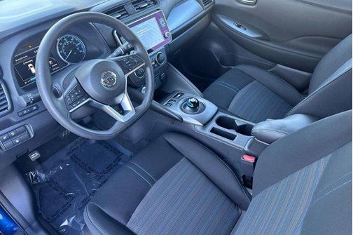 Deep Blue Pearl 2022 Nissan Leaf S 40 kWh