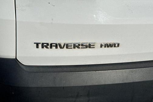 Summit White 2021 Chevrolet Traverse LS