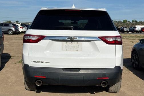 Summit White 2021 Chevrolet Traverse LS