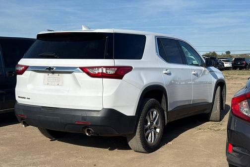 Summit White 2021 Chevrolet Traverse LS