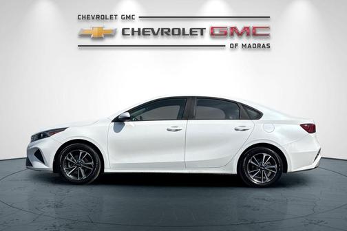Snow White Pearl 2024 Kia Forte LXS