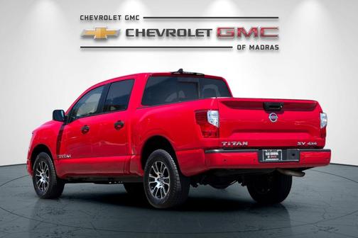 2022 Nissan Titan SV