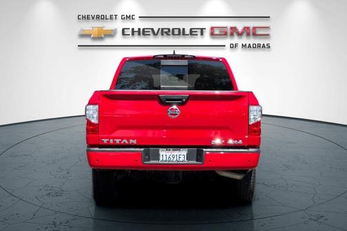 2022 Nissan Titan SV