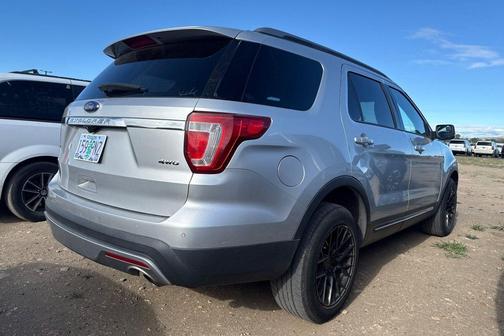 Ingot Silver 2017 Ford Explorer XLT