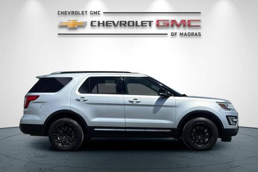 Ingot Silver 2017 Ford Explorer XLT