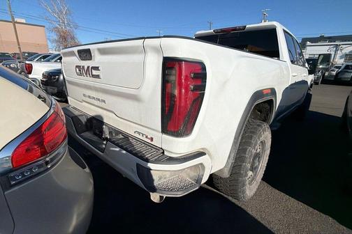 Summit White 2024 GMC Sierra 2500 AT4