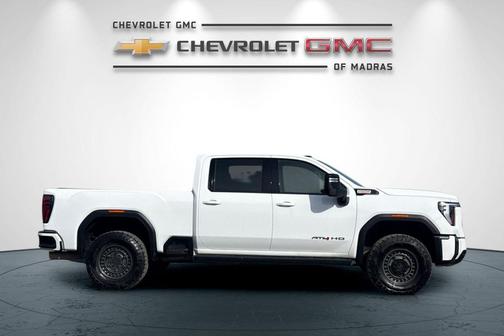 Summit White 2024 GMC Sierra 2500 AT4