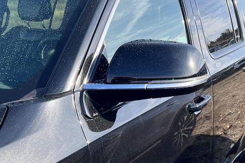 2023 Jeep Wagoneer L Series II 4x2