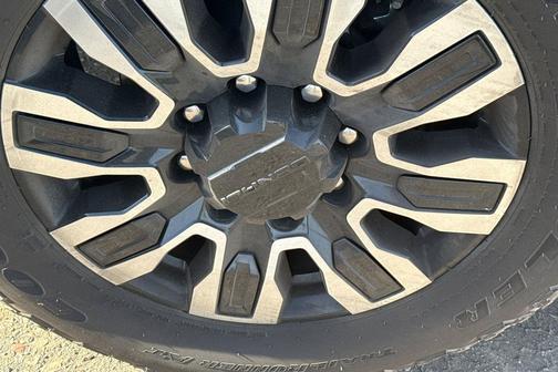 White Frost Tricoat 2024 GMC Sierra 3500 Denali