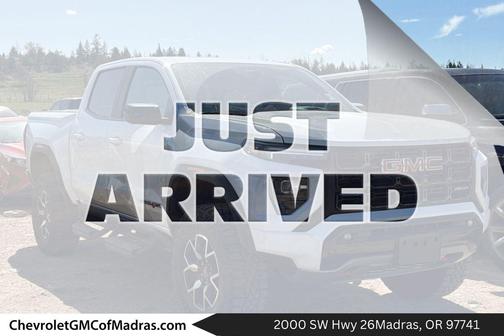 Summit White 2024 GMC Canyon AT4X