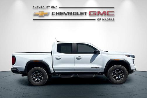 Summit White 2024 GMC Canyon AT4X