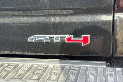 Onyx Black 2023 GMC Sierra 1500 AT4