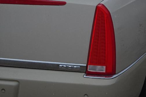 2011 Cadillac DTS Luxury Collection