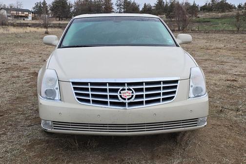 2011 Cadillac DTS Luxury Collection