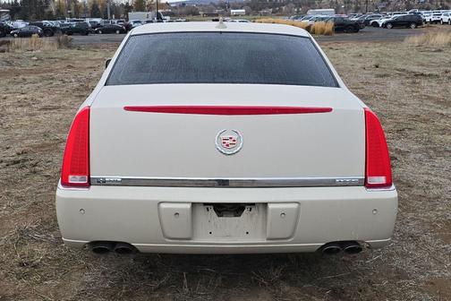 2011 Cadillac DTS Luxury Collection