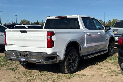 Summit White 2022 Chevrolet Silverado 1500 LT