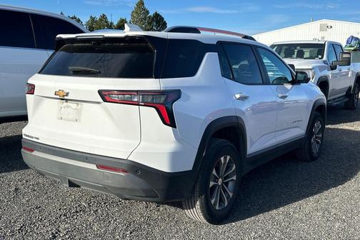 Summit White 2025 Chevrolet Equinox 1LT