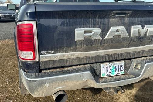 2017 RAM 1500 Limited Crew Cab 4x4 5'7' Box