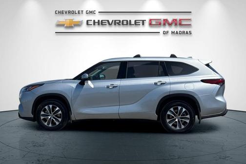 Celestial Silver Metallic 2020 Toyota Highlander XLE