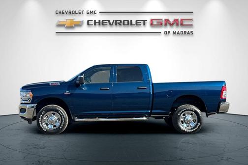 2023 RAM 2500 Tradesman Crew Cab 4x4 6'4' Box