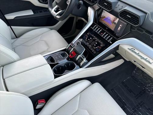 2021 Lamborghini Urus Base