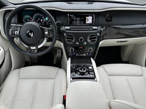 2022 Rolls-Royce Cullinan Black Badge