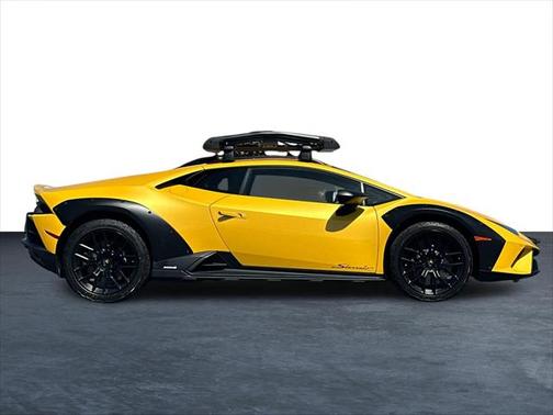 2023 Lamborghini Huracan Sterrato Base