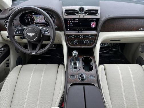 2025 Bentley Bentayga V8
