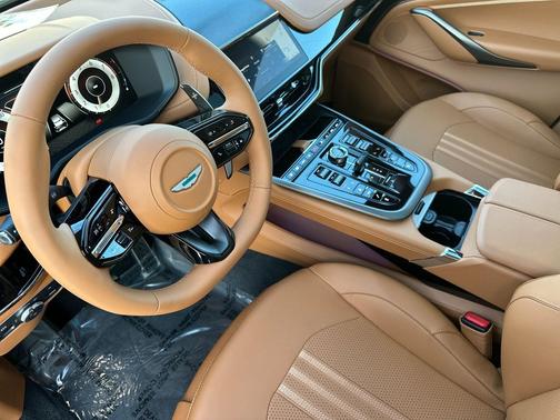 2026 Aston Martin DBX 707