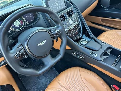 2022 Aston Martin DB11 Volante