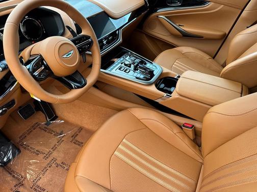 2026 Aston Martin DBX 707