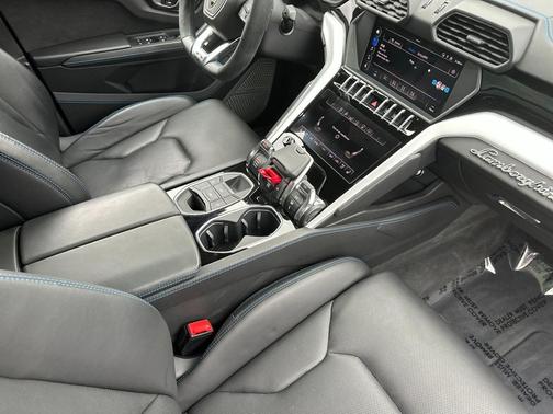 2019 Lamborghini Urus Selezione CPO