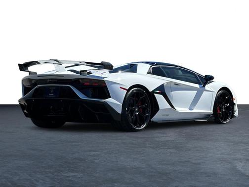 2021 Lamborghini Aventador SVJ Roadster