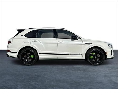 2025 Bentley Bentayga V8