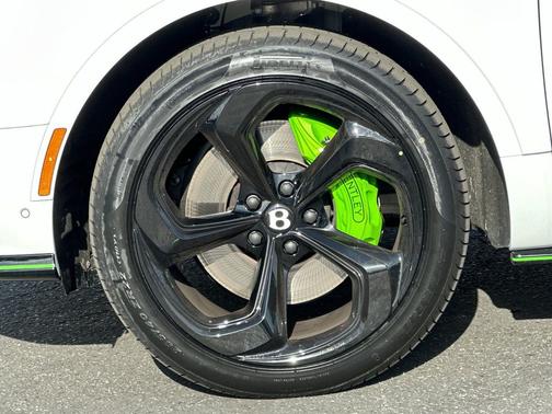 2025 Bentley Bentayga V8