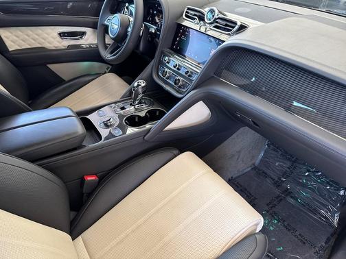 2022 Bentley Bentayga V8