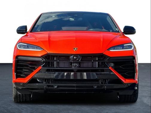 2025 Lamborghini Urus SE