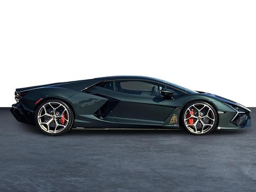2024 Lamborghini Revuelto Base