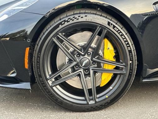 2026 Aston Martin Vantage Roadster