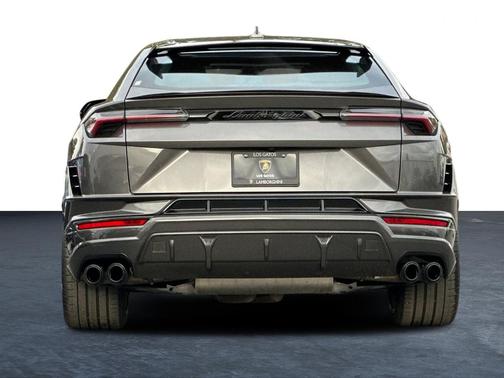 2024 Lamborghini Urus Performante
