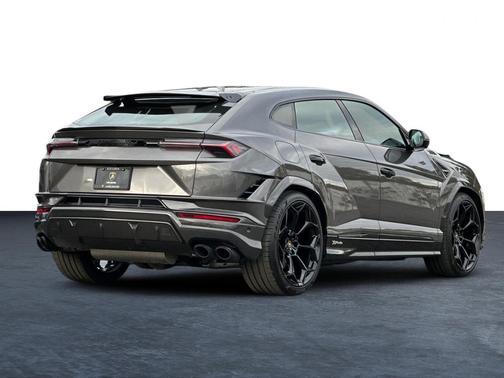 2024 Lamborghini Urus Performante