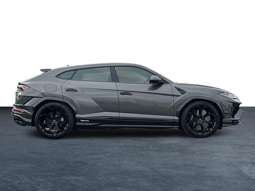 2024 Lamborghini Urus Performante