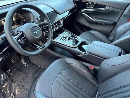 2026 Aston Martin DBX 707