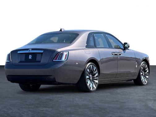2025 Rolls-Royce Ghost 