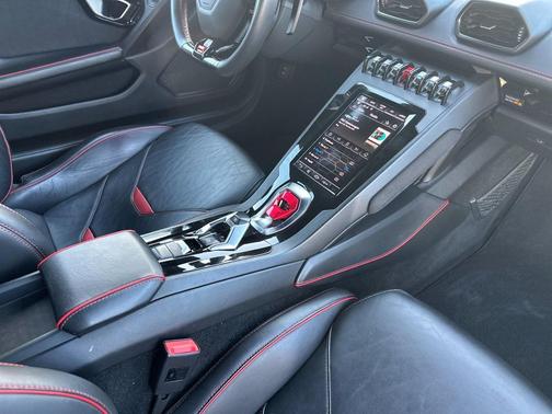 2020 Lamborghini Huracan EVO Base