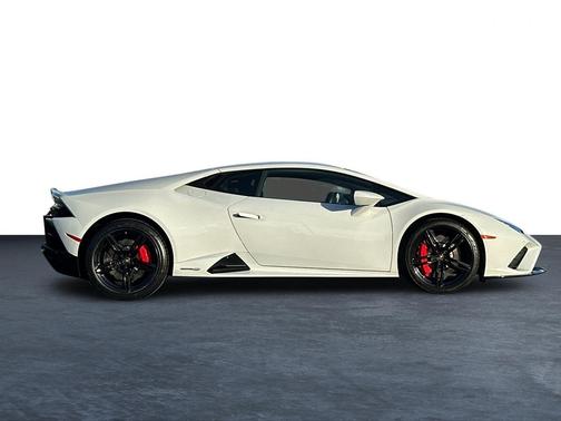 2020 Lamborghini Huracan EVO Base