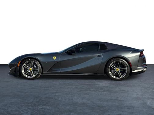 2022 Ferrari 812 GTS Base
